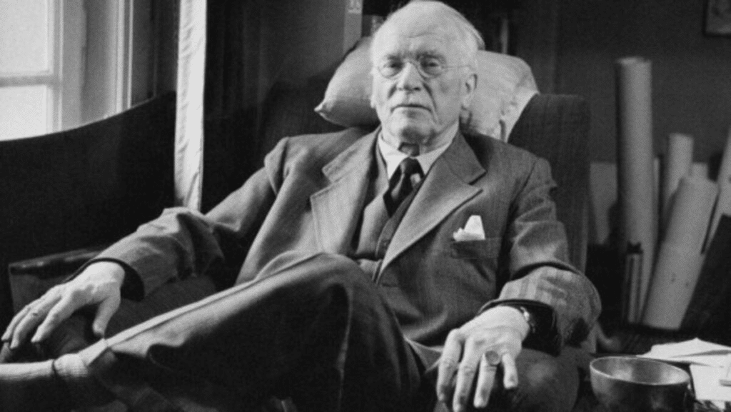 qual o nome da psicologia estudada por Carl Jung