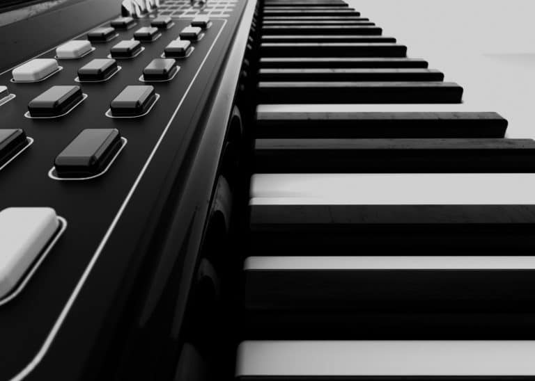 Como Escolher um Teclado Musical: Guia Completo para Iniciantes