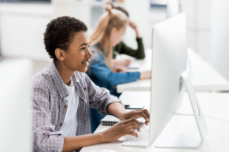 Como a Tecnologia Está Transformando o Ensino
