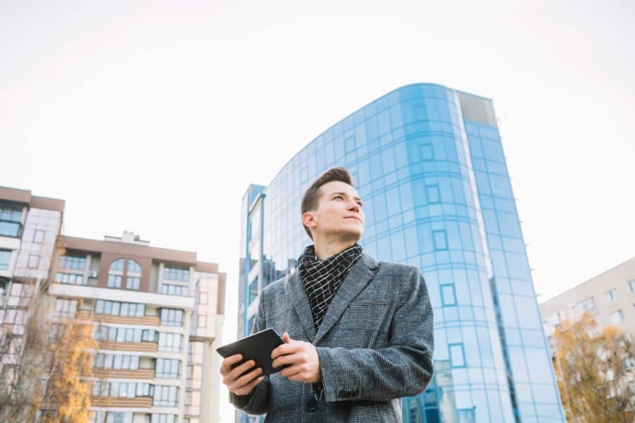Investir em Experiências: Por Que Planejar o Casamento e Aprender um Novo Idioma Podem Caminhar Juntos
