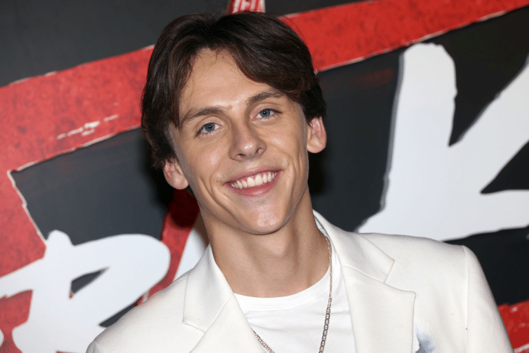 Quem é a Namorada de Jacob Bertrand? Tudo Sobre o Relacionamento