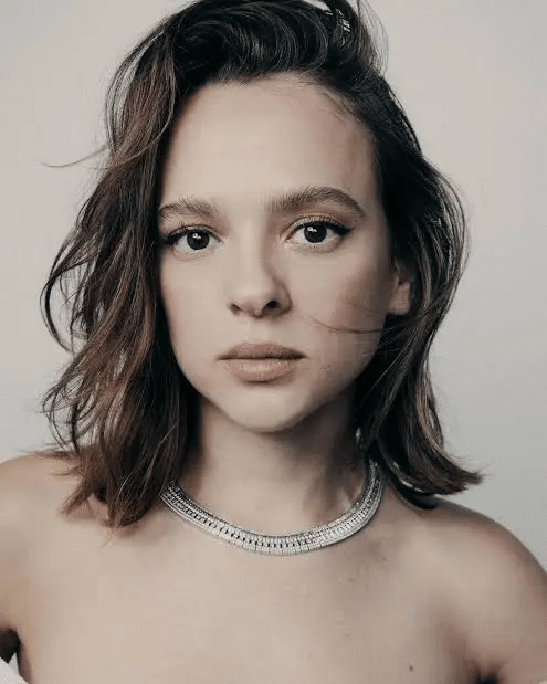 Qual a altura de Shira Haas? Detalhes e impacto em sua carreira