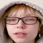 Whitney Mathers: Vida, Família e Identidade Hoje